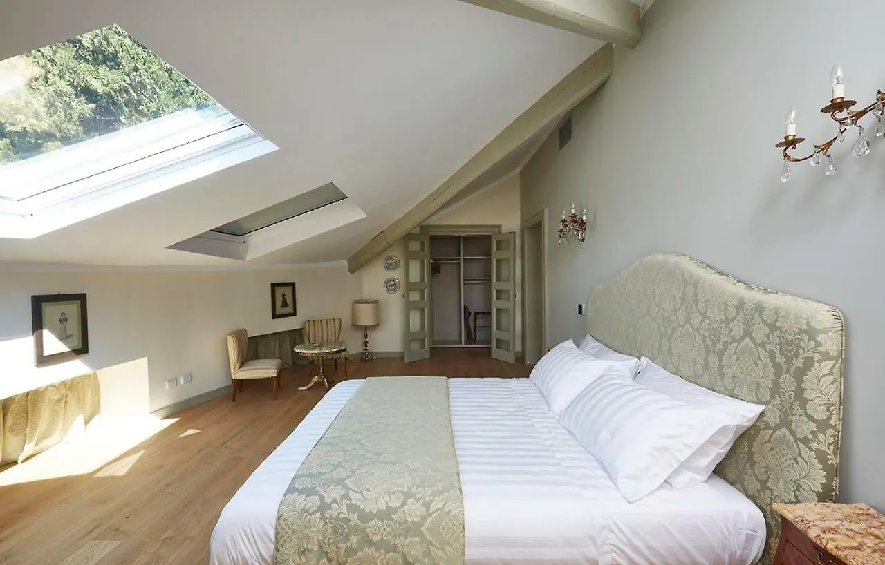Villa Platamone Como 0*,  Italy